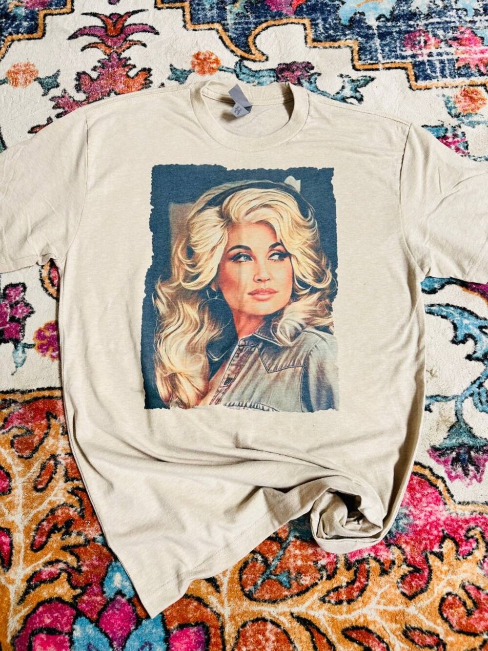 Dolly Parton Colored Portrait Graphic Tee Shirt - Picture 4 of 4